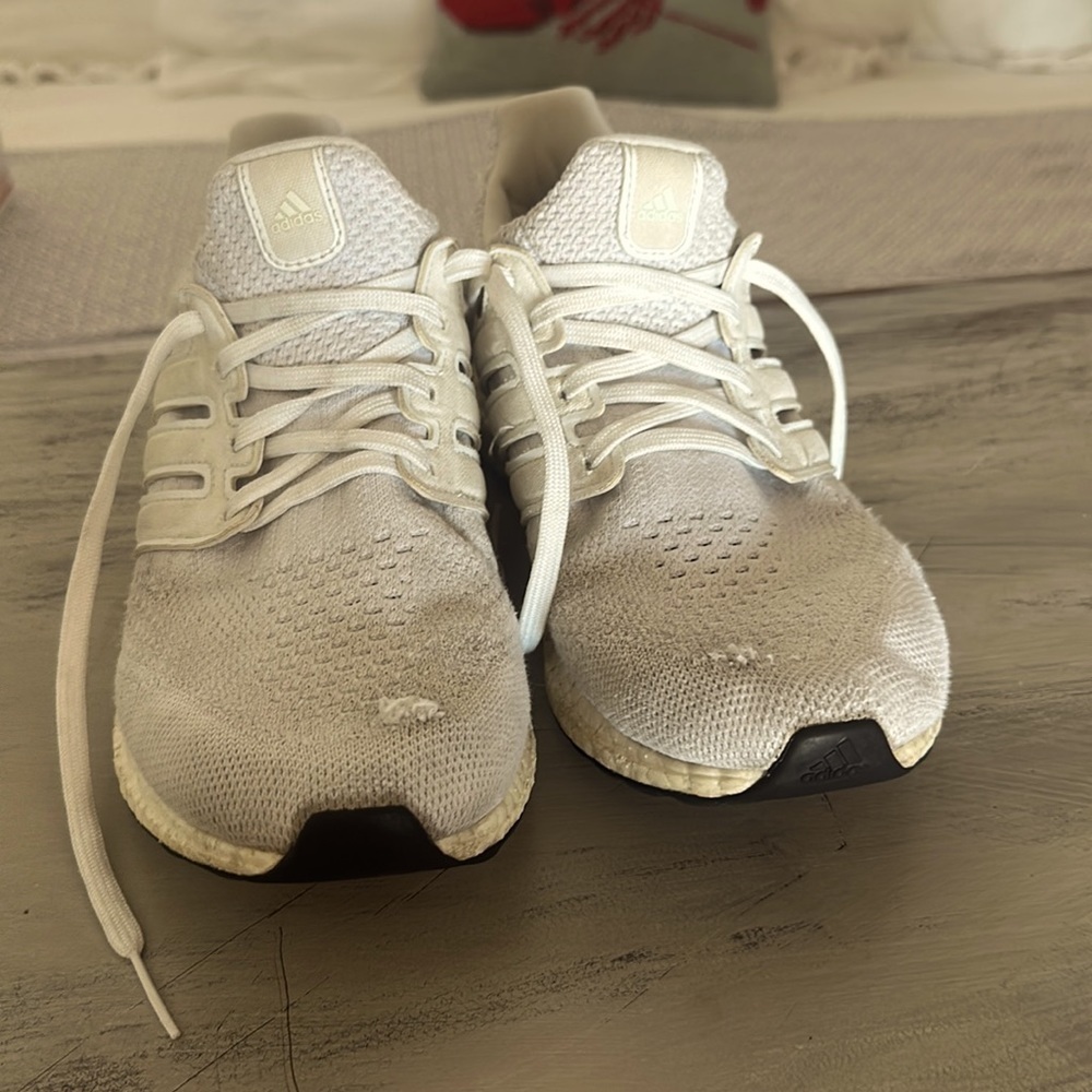 Adidas Ultraboost Tennis Shoe White - Picture 4 of 11